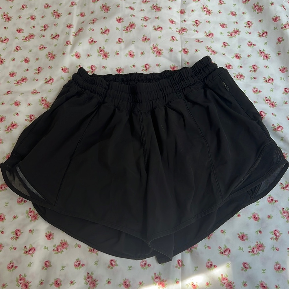 Lululemon hotty hot 4” short